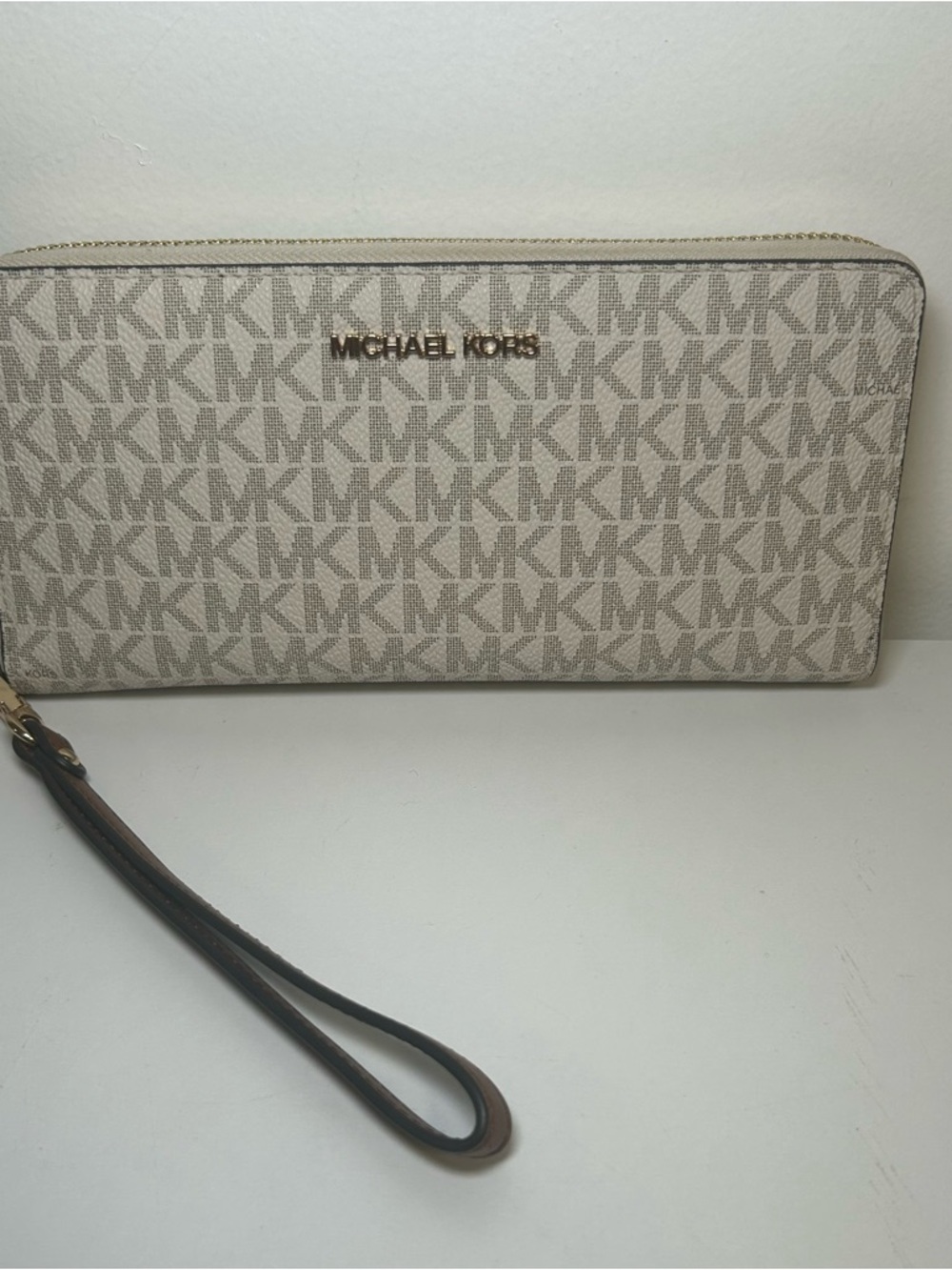 Michael Kors Jet Set Travel Tote + Wristlet Vanilla MK - Picture 9 of 13